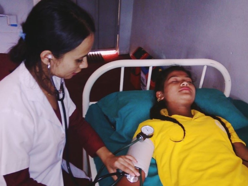 विद्यालयमा नर्स हुँदा बालविवाह हट्यो, कुलत छुट्यो